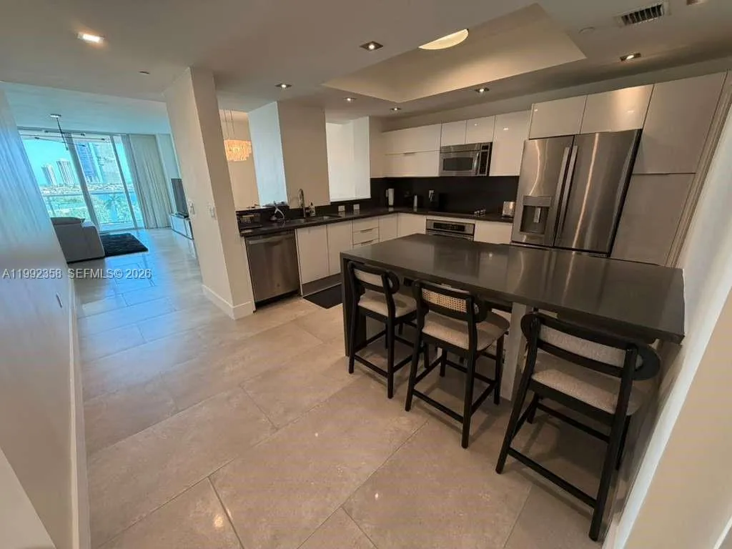 3330 NE 190th St # 710, Aventura FL 33180