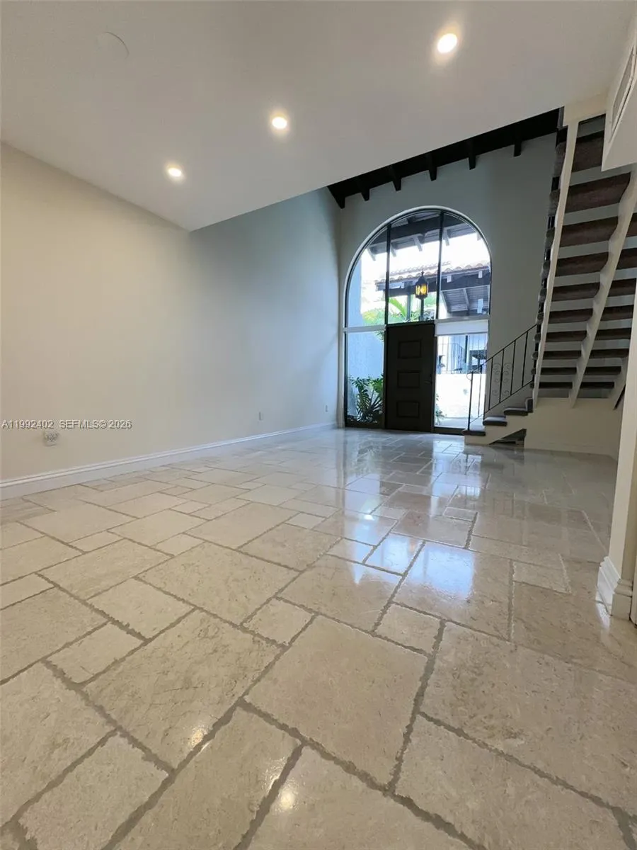 9280 Biscayne Blvd # B, Miami Shores FL 33138