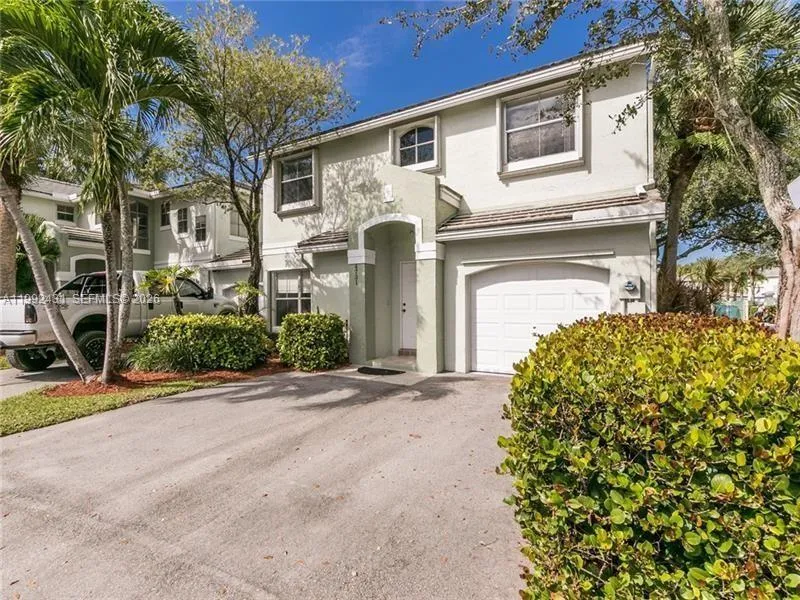 4731 Grapevine Way, Davie FL 33331
