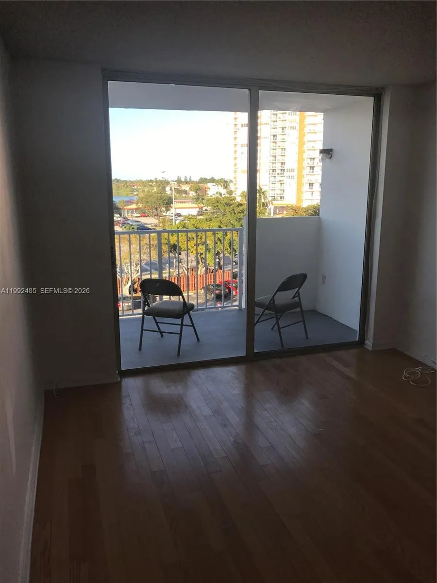 1200 NE Miami Gardens Dr # 504W, Miami FL 33179