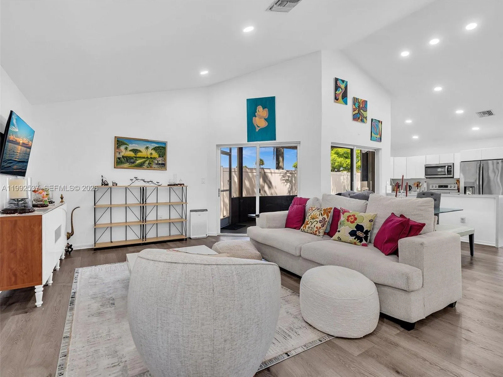 371 NW 101st Ter, Pembroke Pines FL 33026