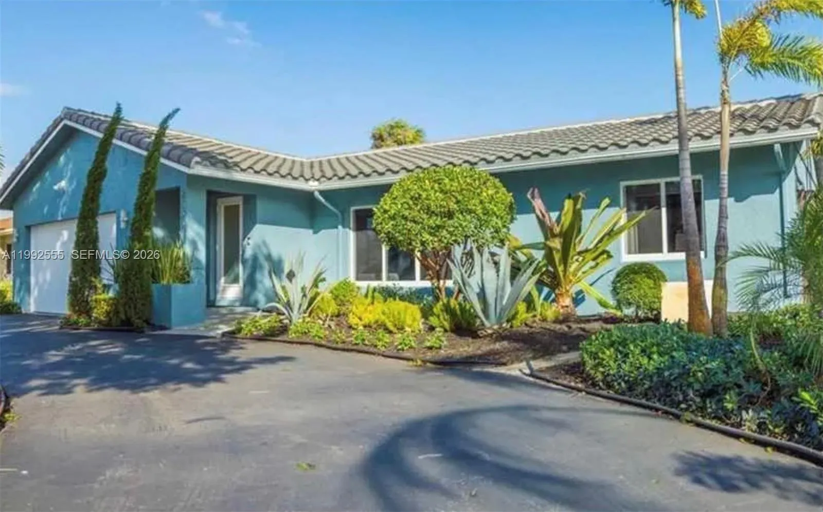 3 bedroom 3 bath for sale at 6800 NW 24th Ter, Fort Lauderdale FL 33309