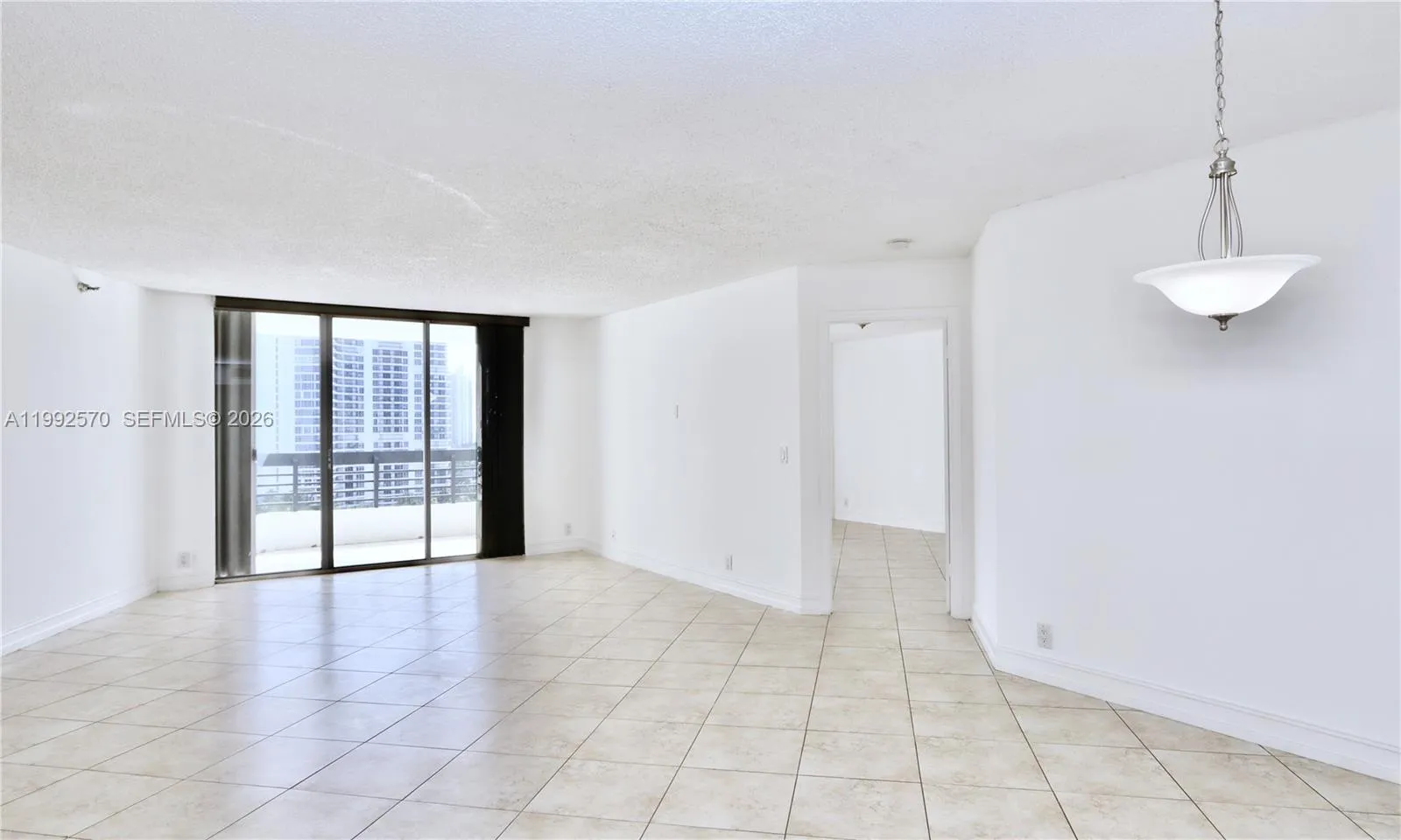 3500 Mystic Pointe Dr # 1207, Aventura FL 33180