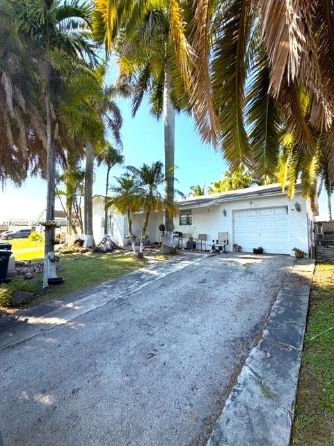 3 bedroom 2 bath for sale at 13041 SW 260th Ter, Homestead FL 33032