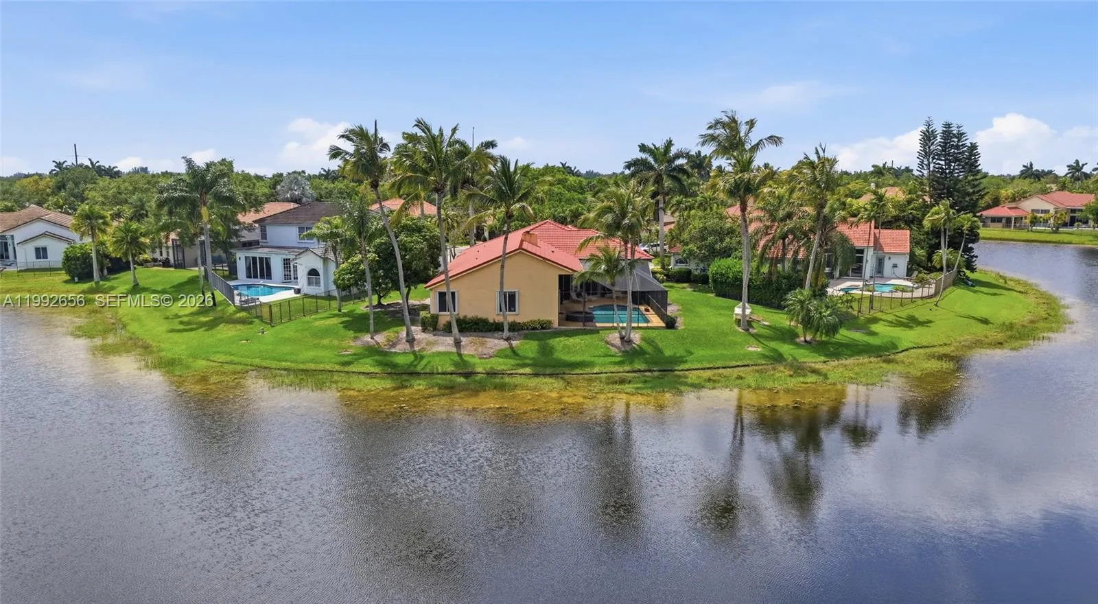 3038 Lakewood Dr, Weston FL 33332