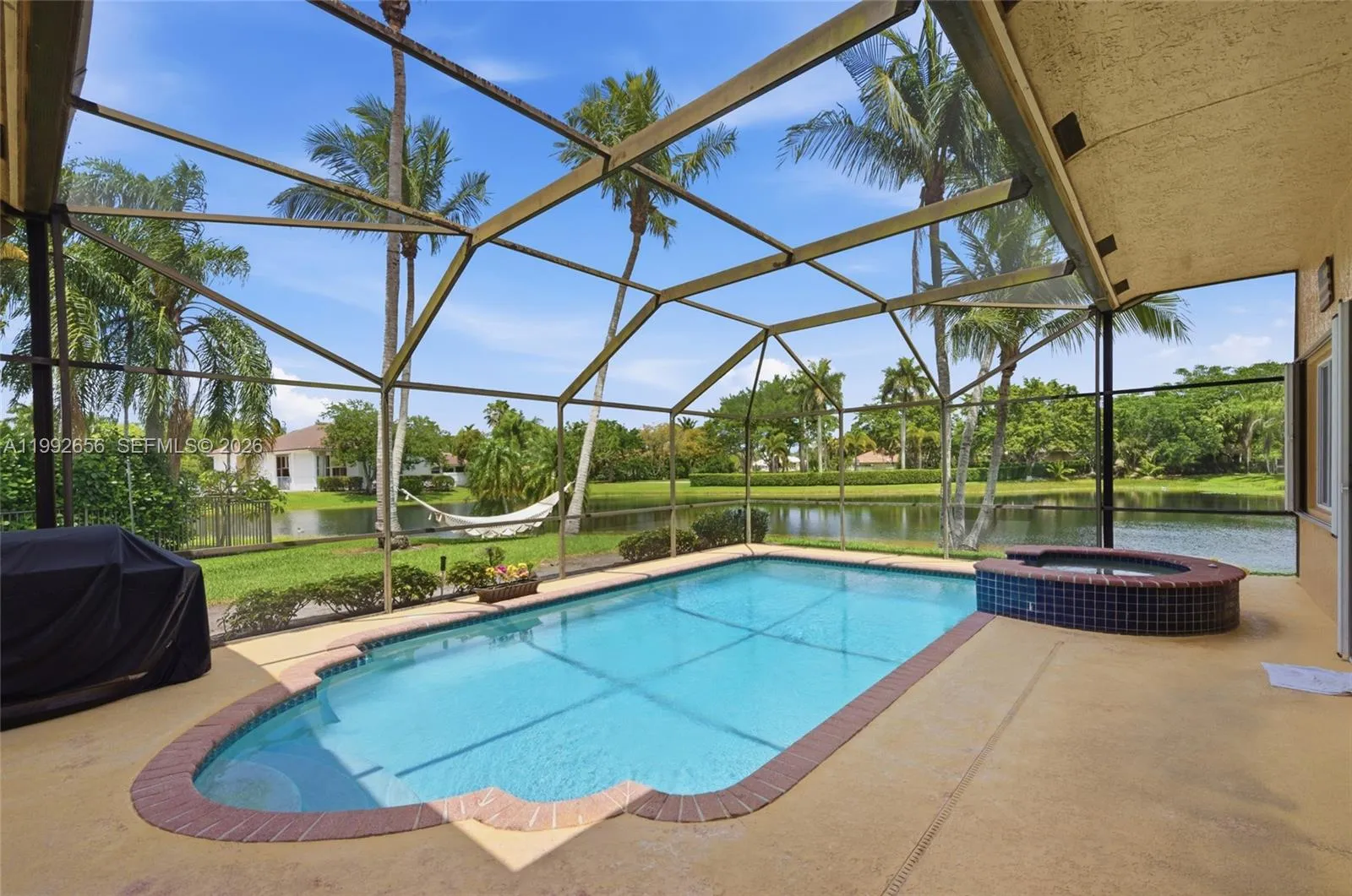 3038 Lakewood Dr, Weston FL 33332