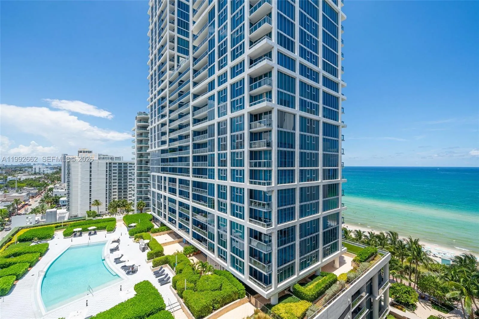 1 bedroom 1 bath for sale at 6801 Collins Ave # 1414, Miami Beach FL 33141