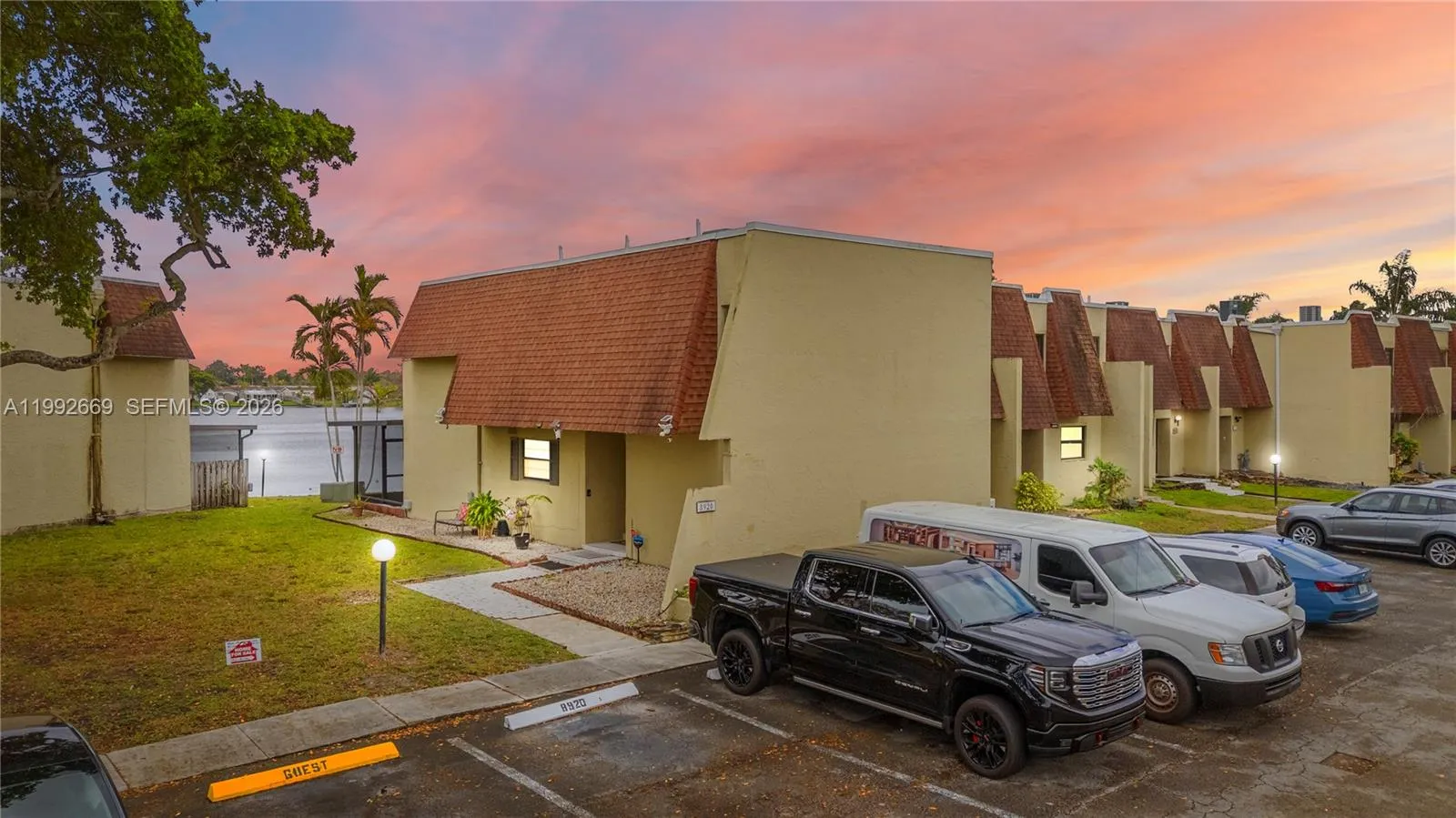 4 bedroom 2 bath for sale at 8920 Palm Tree Ln # 8920, Pembroke Pines FL 33024