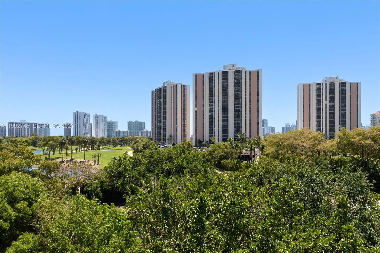 20400 W Country Club Dr # 605, Aventura FL 33180
