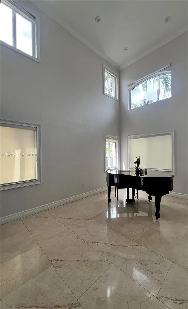 5513 SW 164th Ct, Miami FL 33185