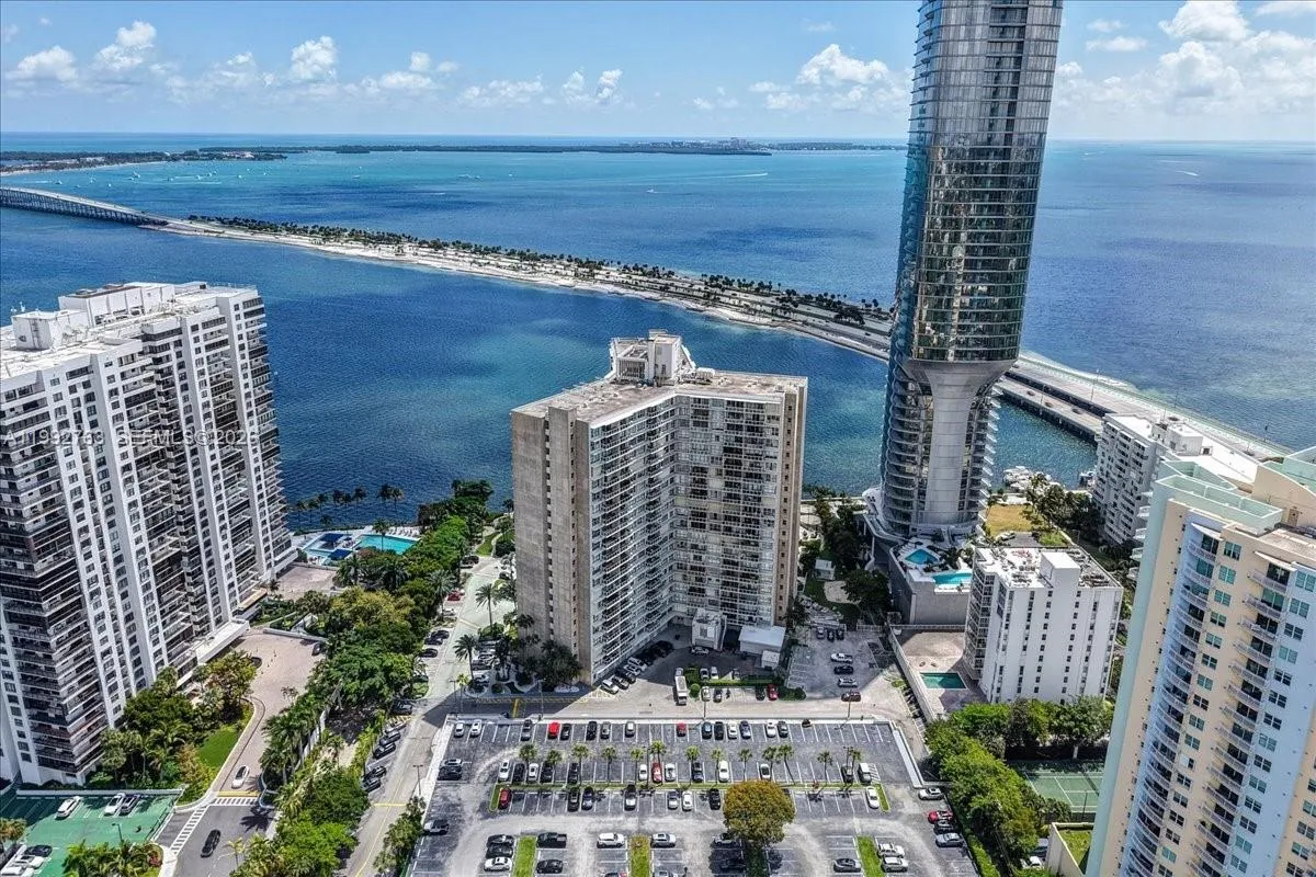 1 bedroom 1 bath for sale at 2451 Brickell Ave # 4F, Miami FL 33129