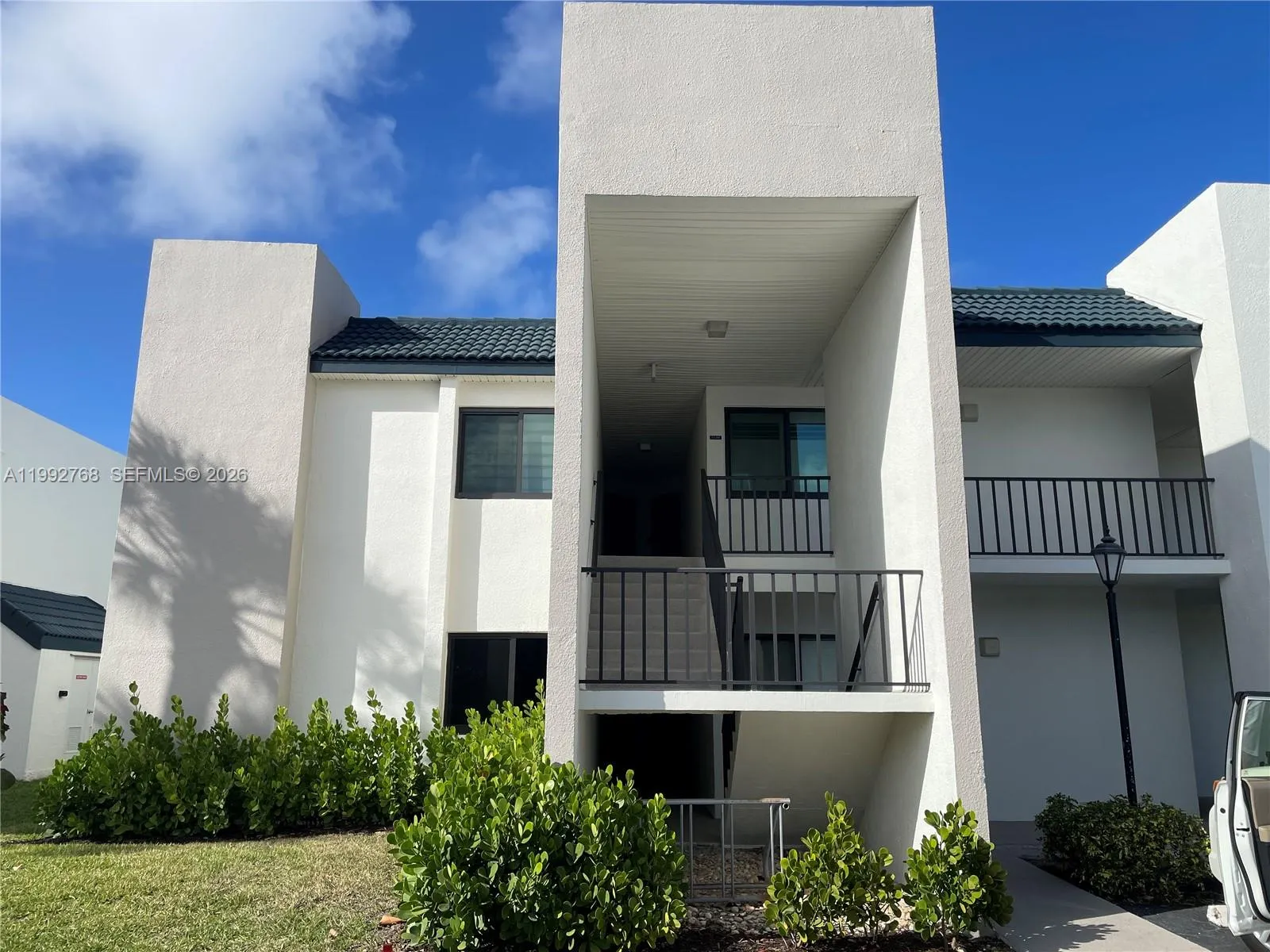 1 bedroom 1 bath for sale at 1605 S Us Highway 1, Jupiter FL 33477