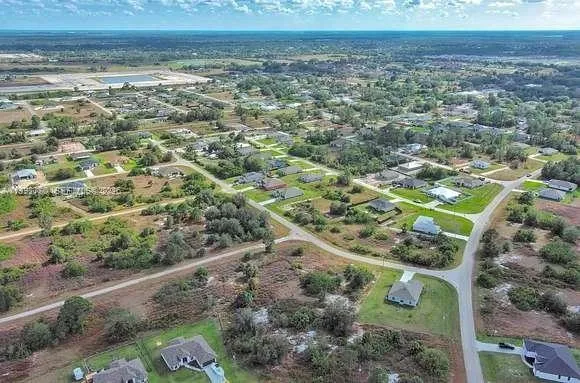1140 Cummings ST E, Lehigh Acres FL 33974