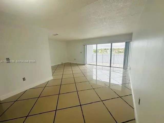 2 bedroom 2 bath for sale at 9351 Fontainebleau Blvd # B409, Miami FL 33172
