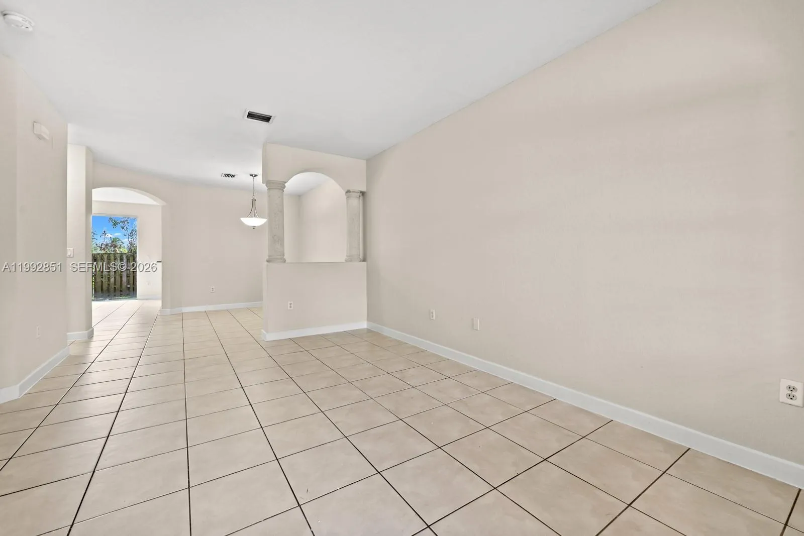 2411 SE 14th St, Homestead FL 33035