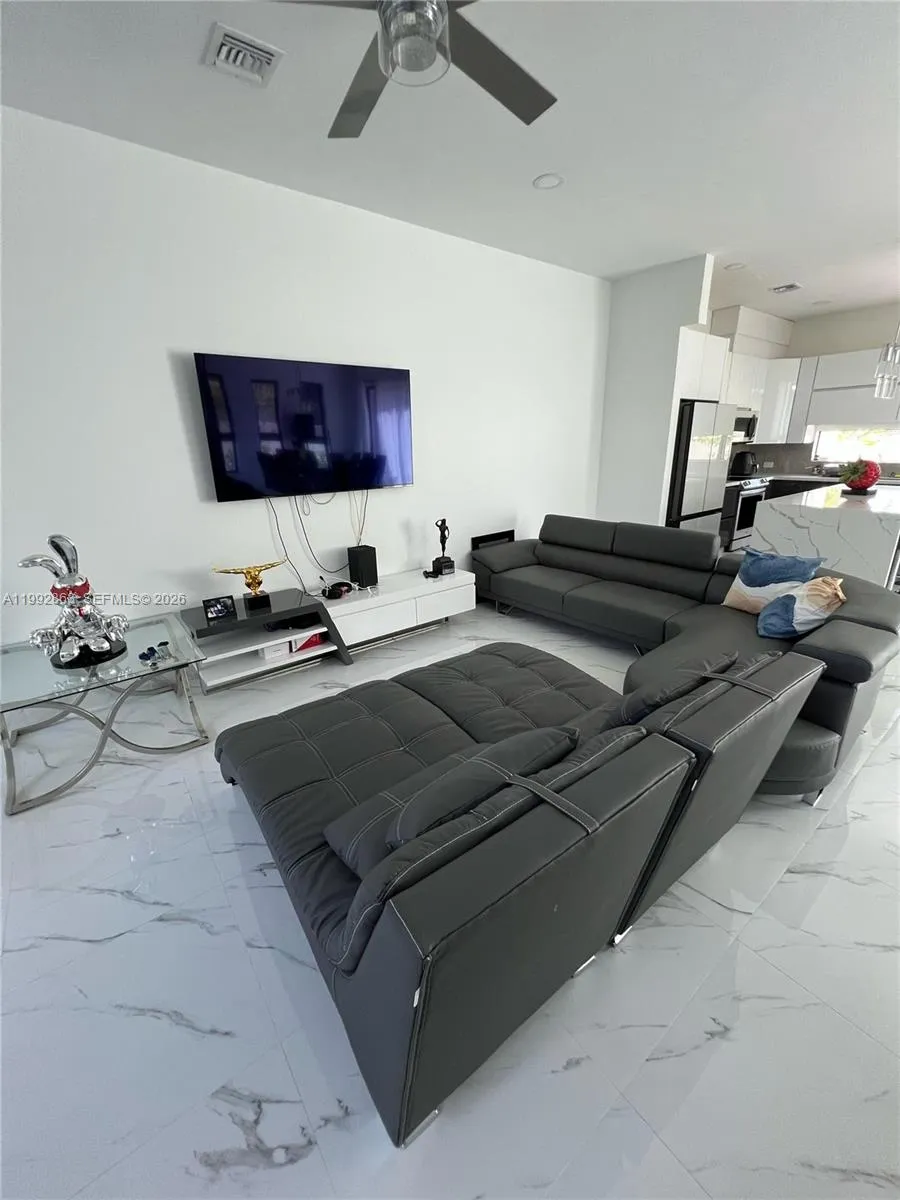 2342 Mckinley St # 3, Hollywood FL 33020