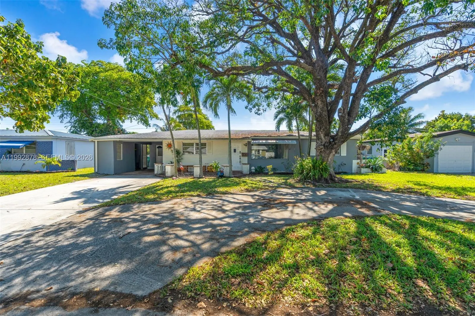 3 bedroom 2 bath for sale at 2221 Alcazar Dr, Miramar FL 33023