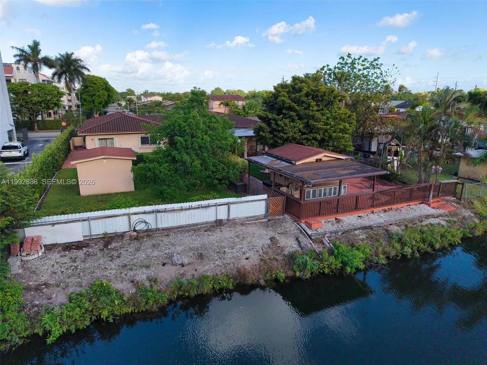 1000-1002 SW 84th Ave, Miami FL 33144