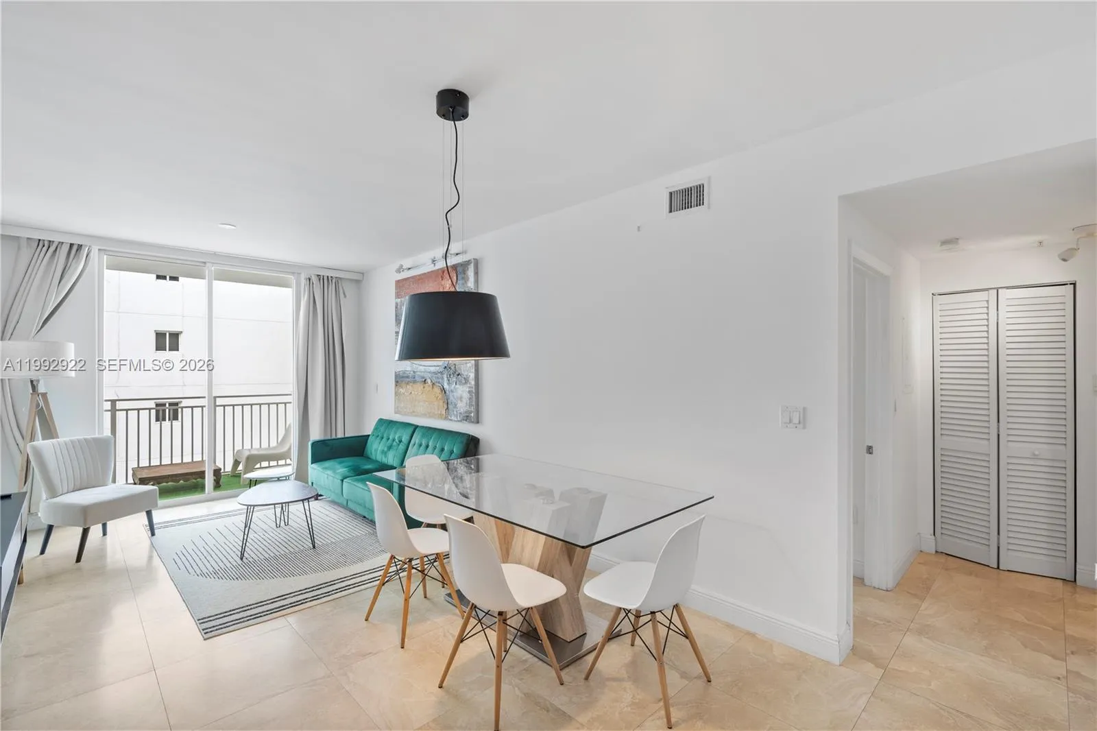 1 bedroom 1 bath for sale at 185 SE 14th Ter # 2602, Miami FL 33131