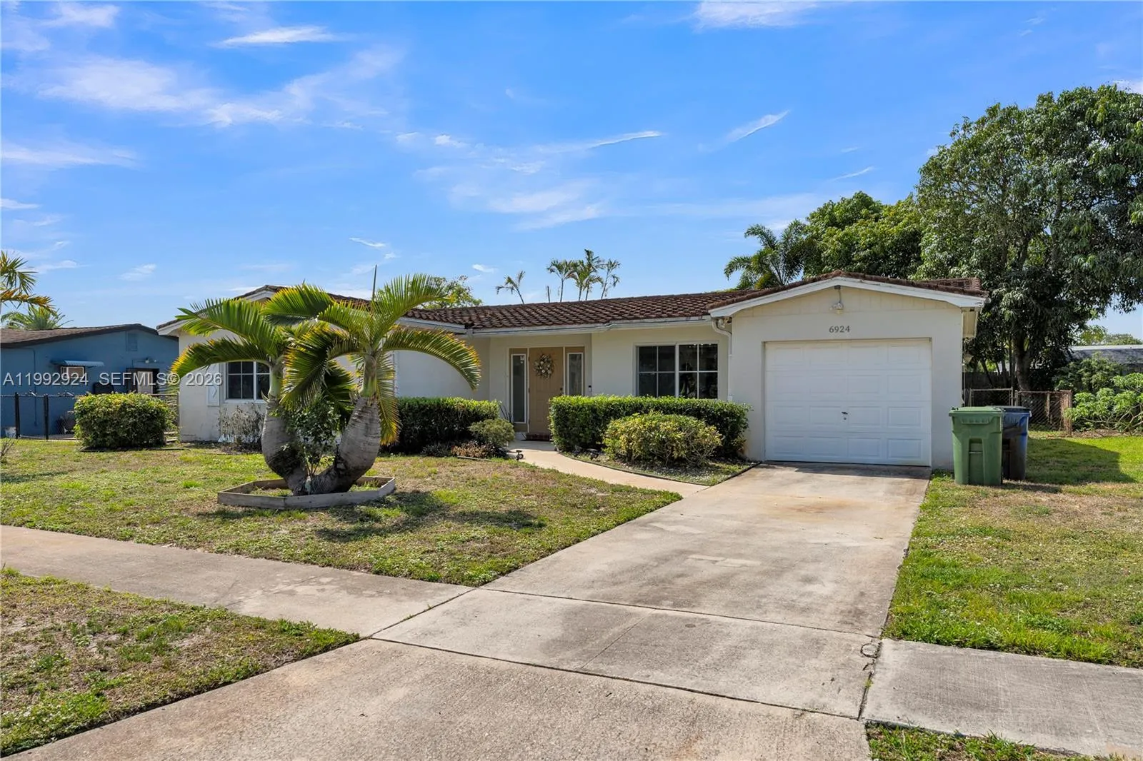 3 bedroom 2 bath for sale at 6924 NW 8th Ct, Margate FL 33063
