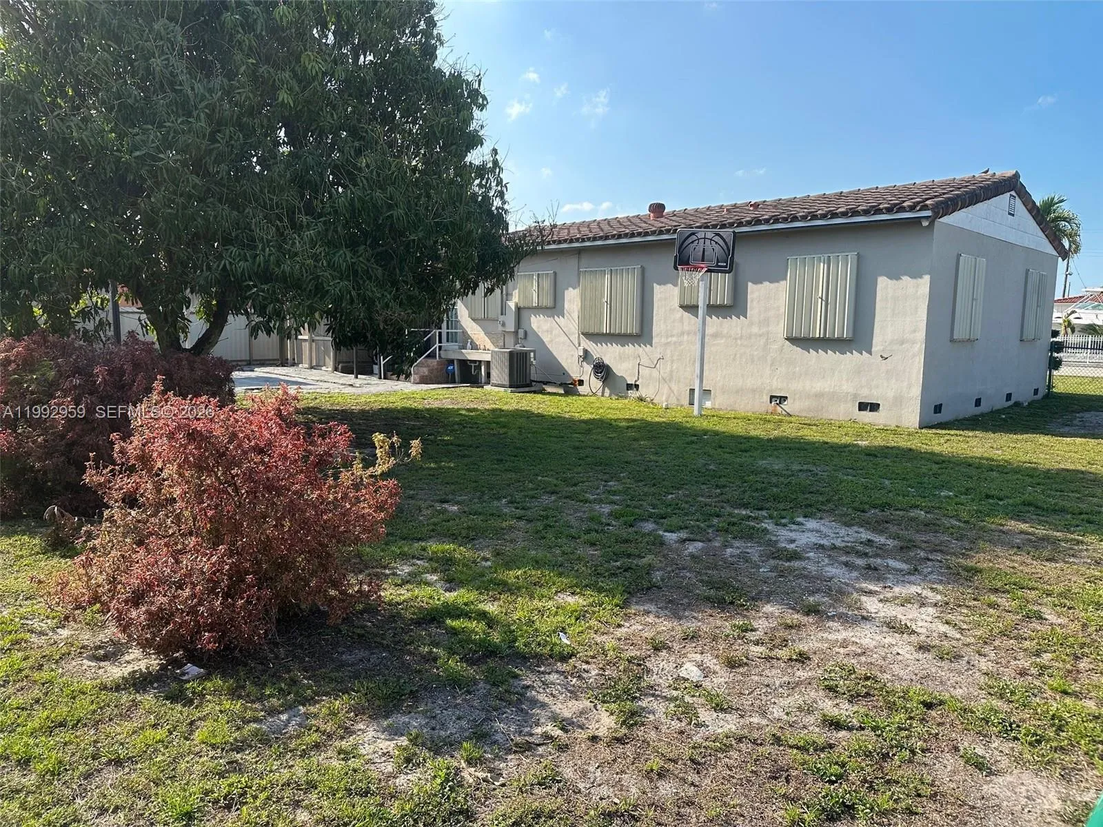260 W 56th St, Hialeah FL 33012