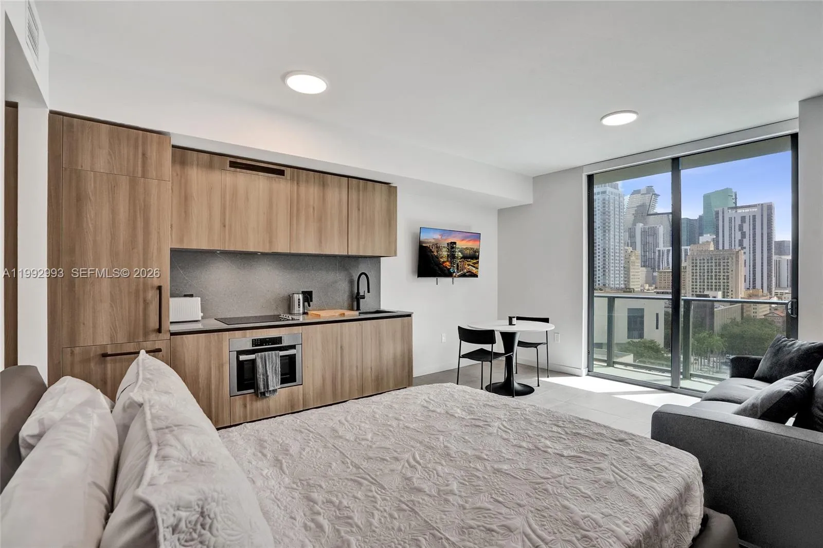 1 bath for sale at 121 NE 5 # 1404, Miami FL 33132