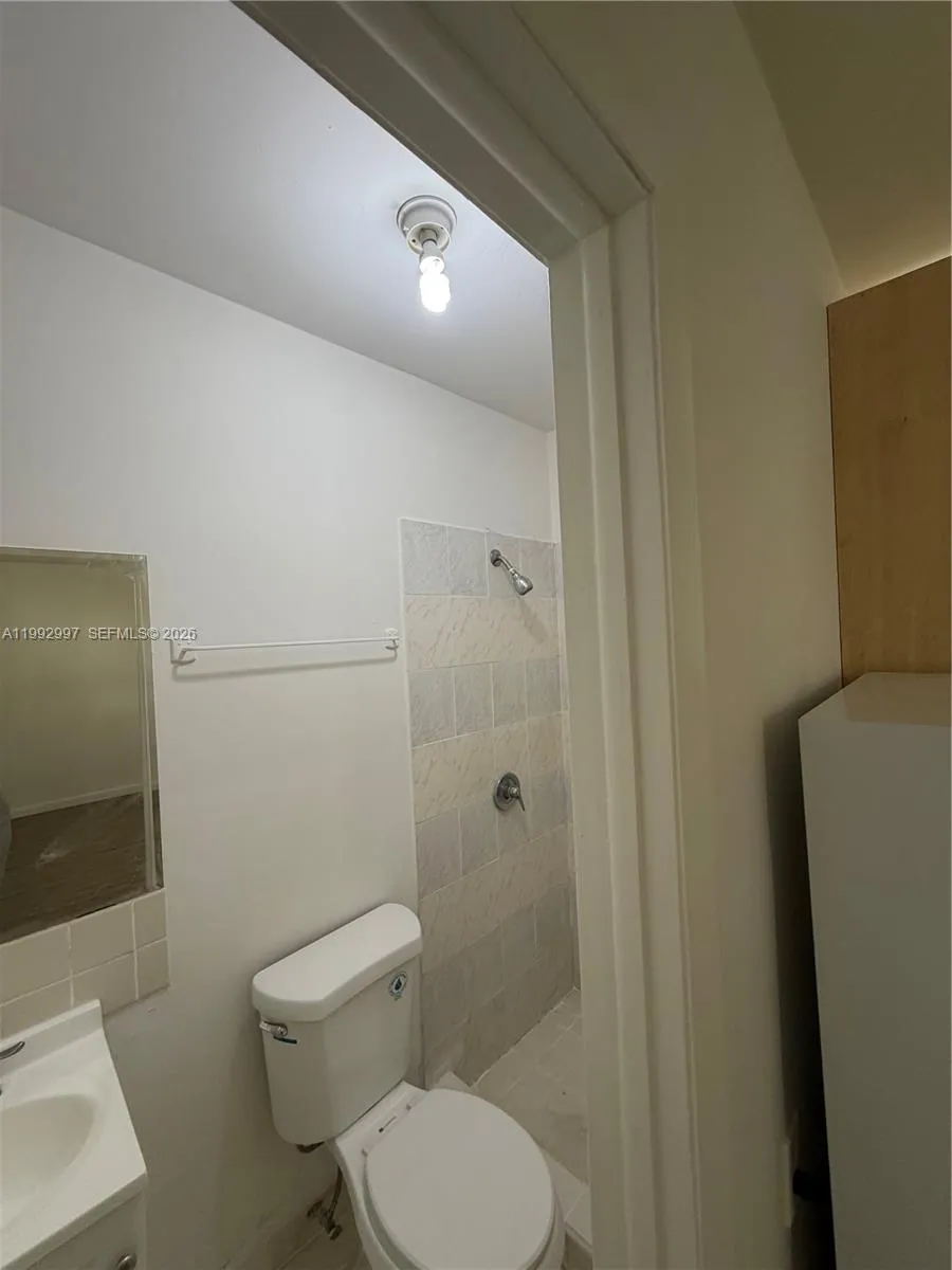 2028 NW 1st Ter # 0, Miami FL 33125