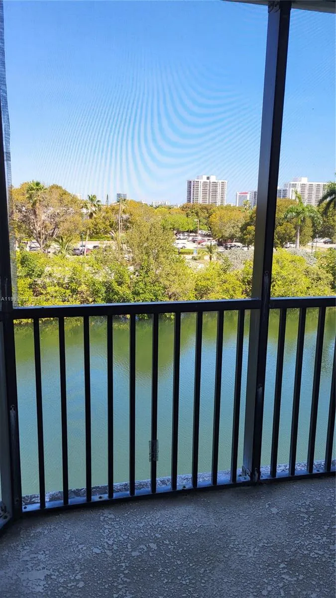 3401 N Country Club Dr # 402, Aventura FL 33180