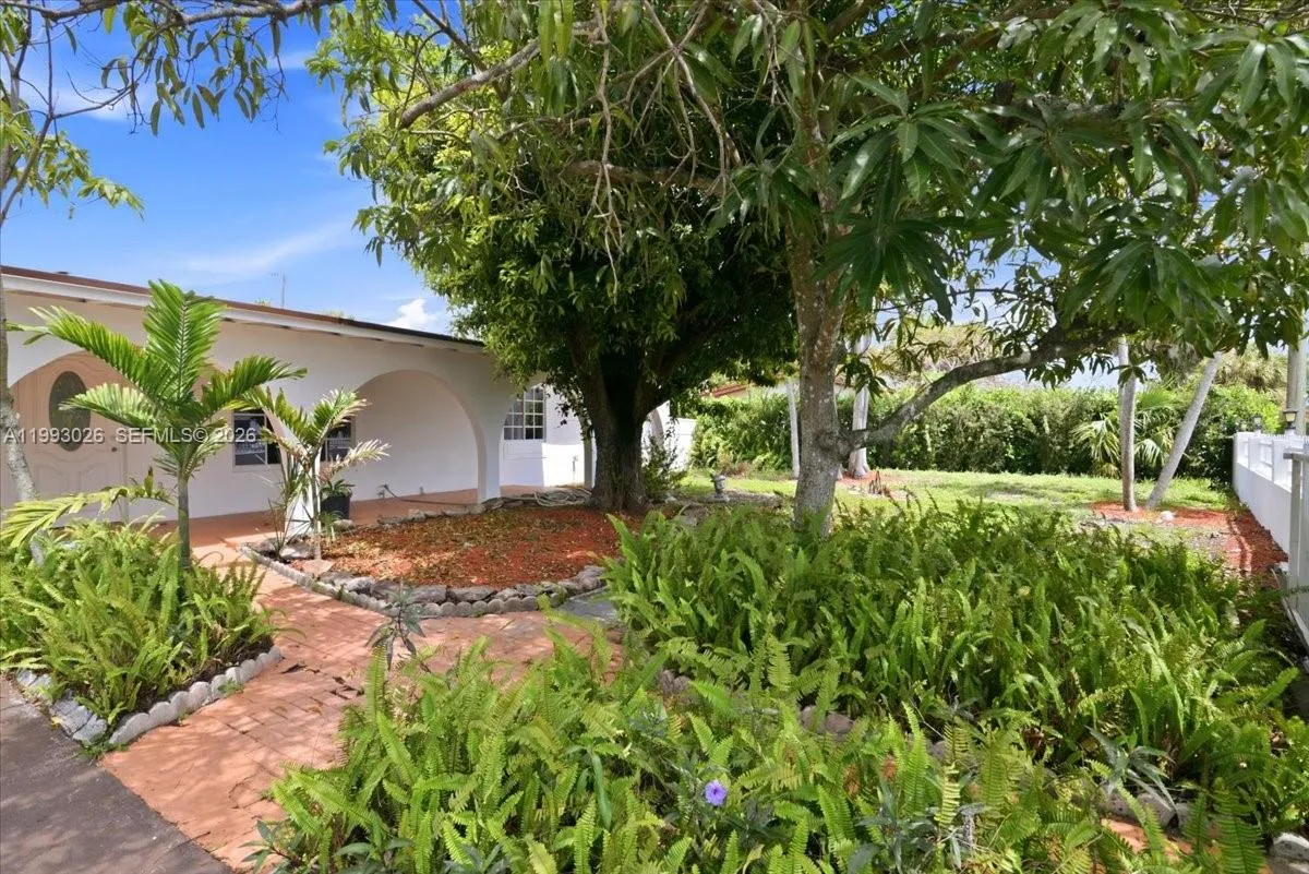 1271 W 83rd St, Hialeah FL 33014