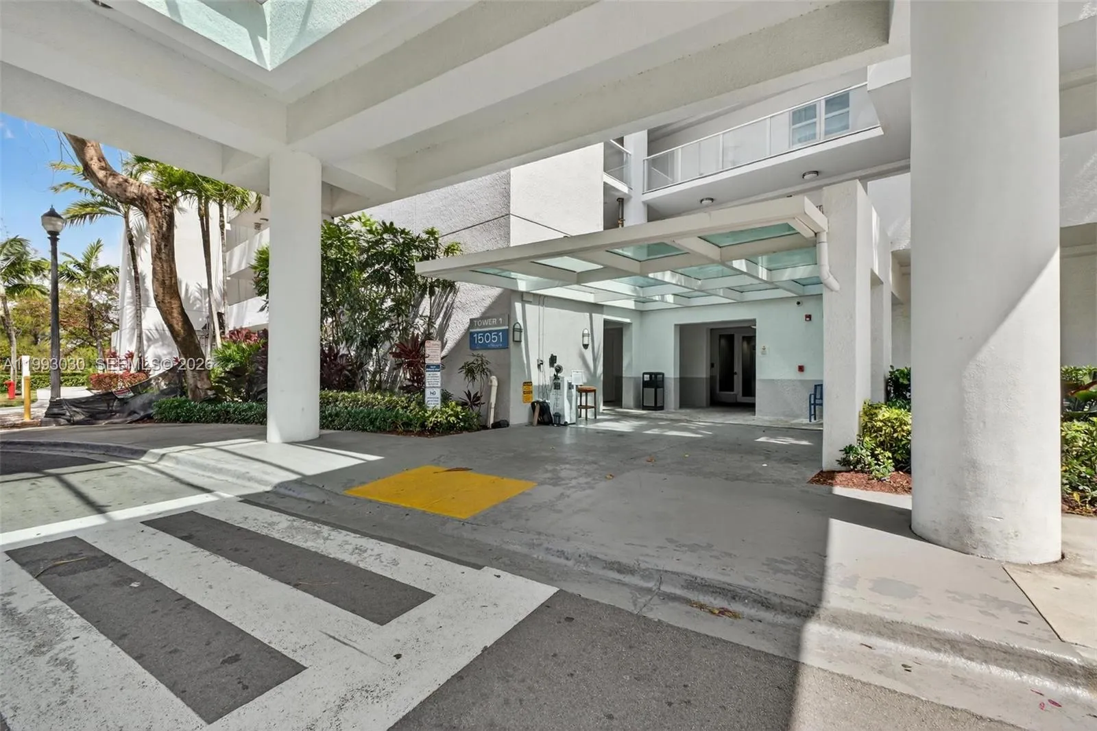 15051 Royal Oaks Ln # 2406, North Miami FL 33181