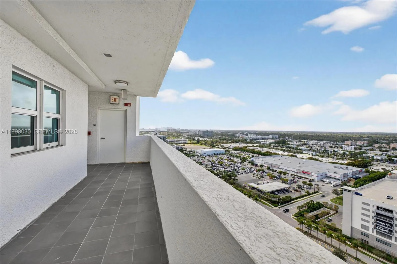 15051 Royal Oaks Ln # 2406, North Miami FL 33181