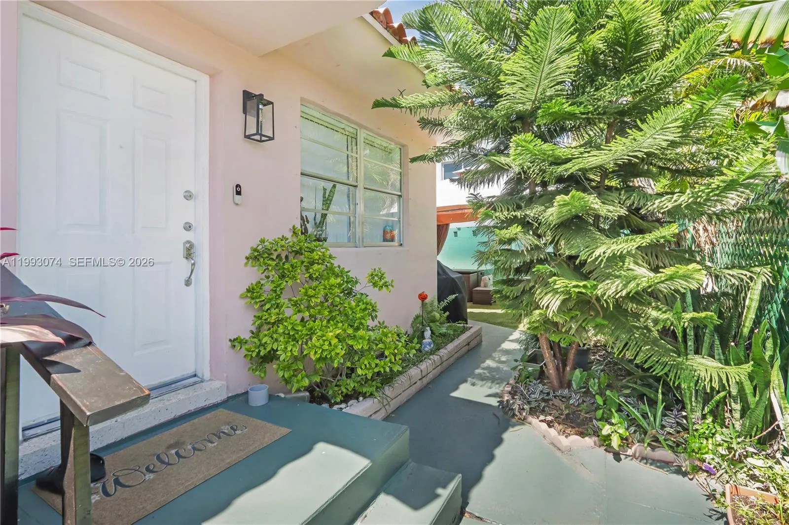 3675 NW 5th St, Miami FL 33125