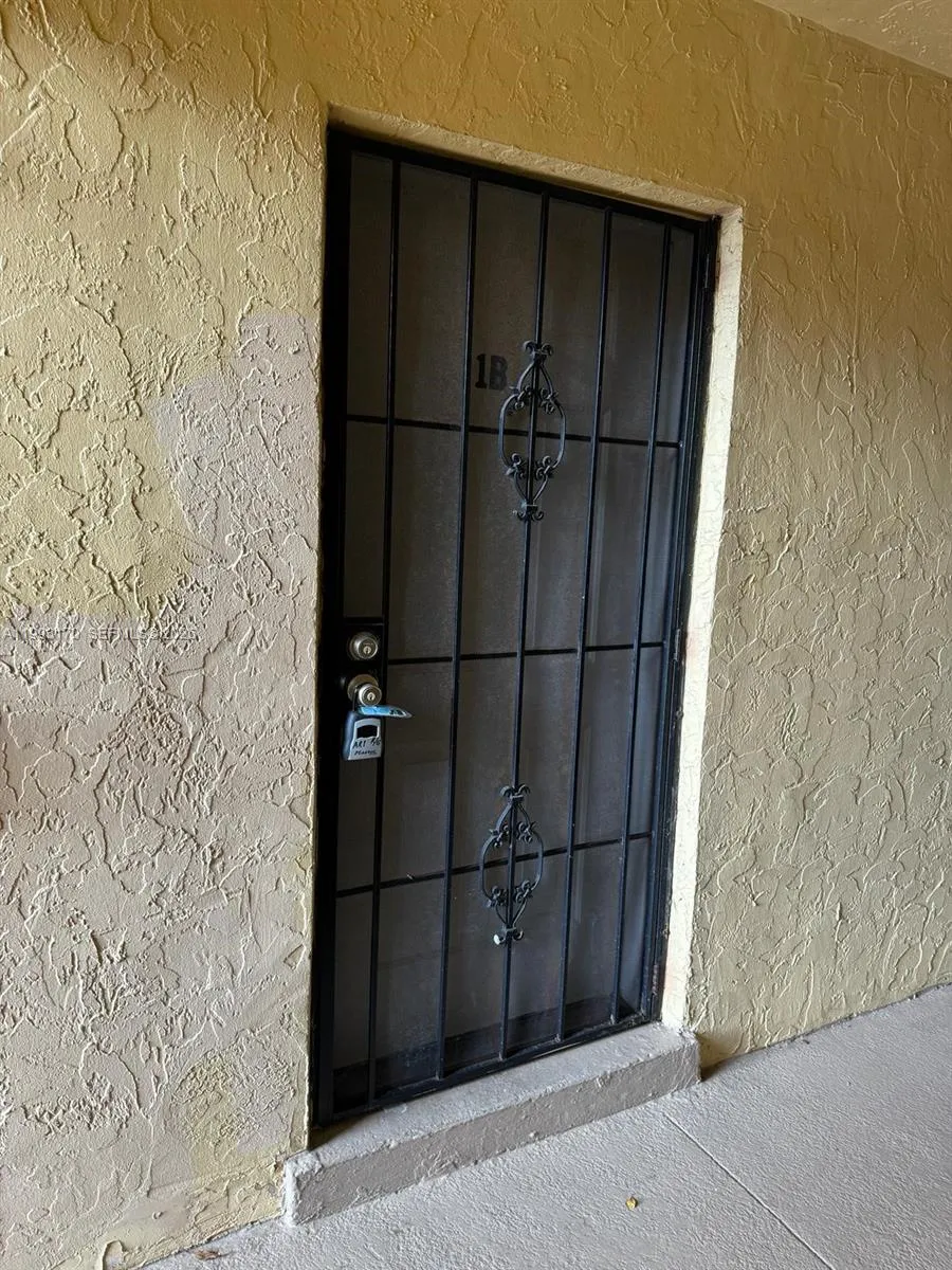 2850 NW 55th Ave # 1B, Lauderhill FL 33313