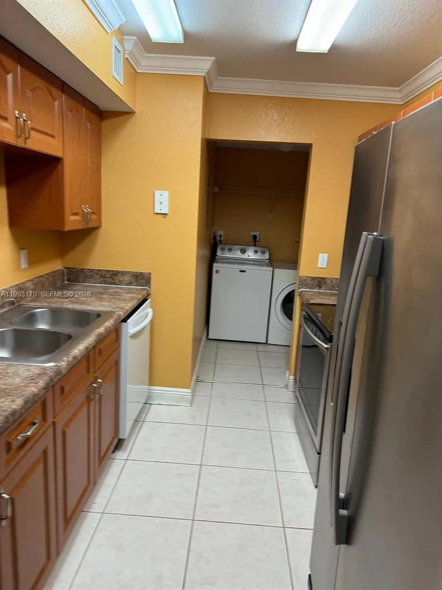 2850 NW 55th Ave # 1B, Lauderhill FL 33313