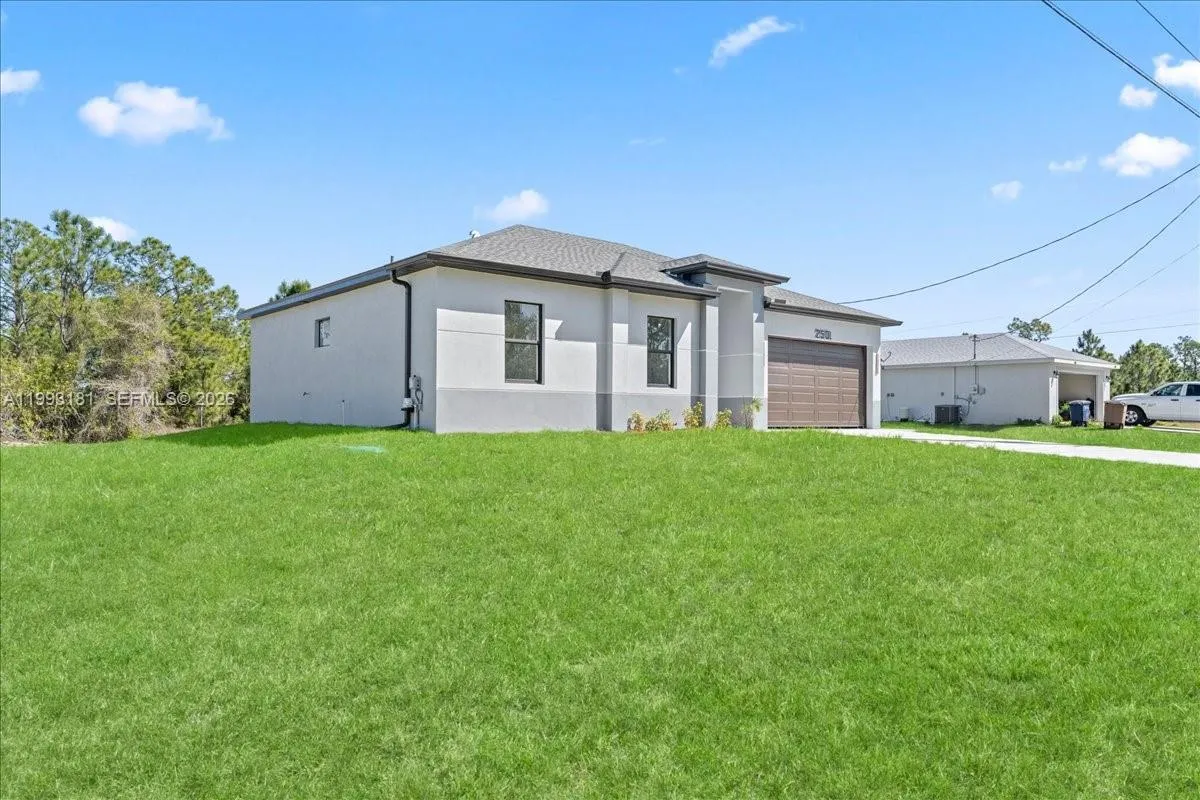 2501 E 15TH ST, Lehigh Acres FL 33972