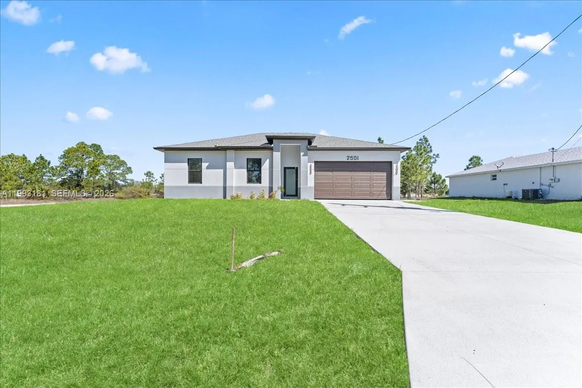 2501 E 15TH ST, Lehigh Acres FL 33972