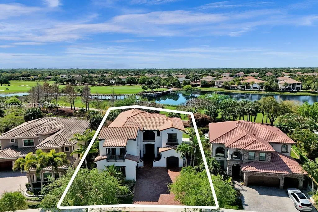 5 bedroom 4 bath for sale at 10292 Emerson St, Parkland FL 33076