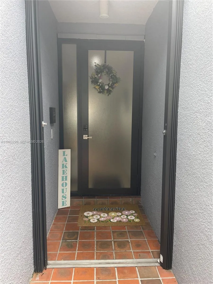 6386 Milk Wagon Ln, Miami Lakes FL 33014