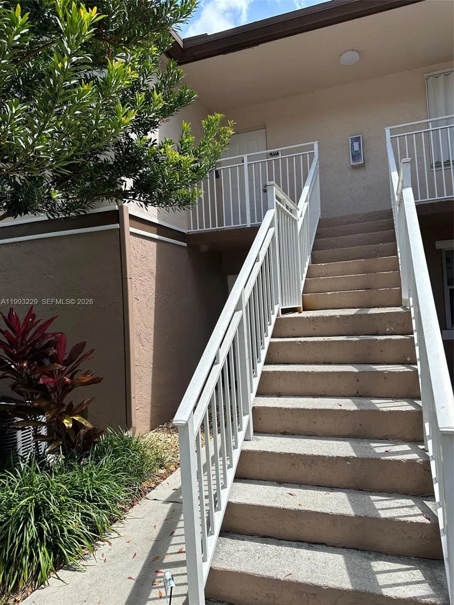 11232 SW 12th St # 201, Pembroke Pines FL 33025