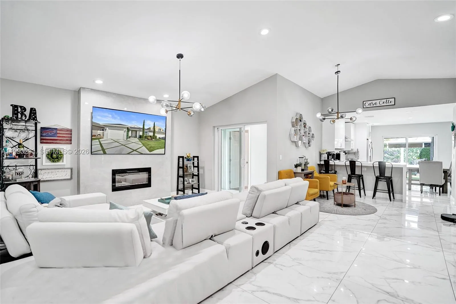 372 W Riverbend Dr, Sunrise FL 33326