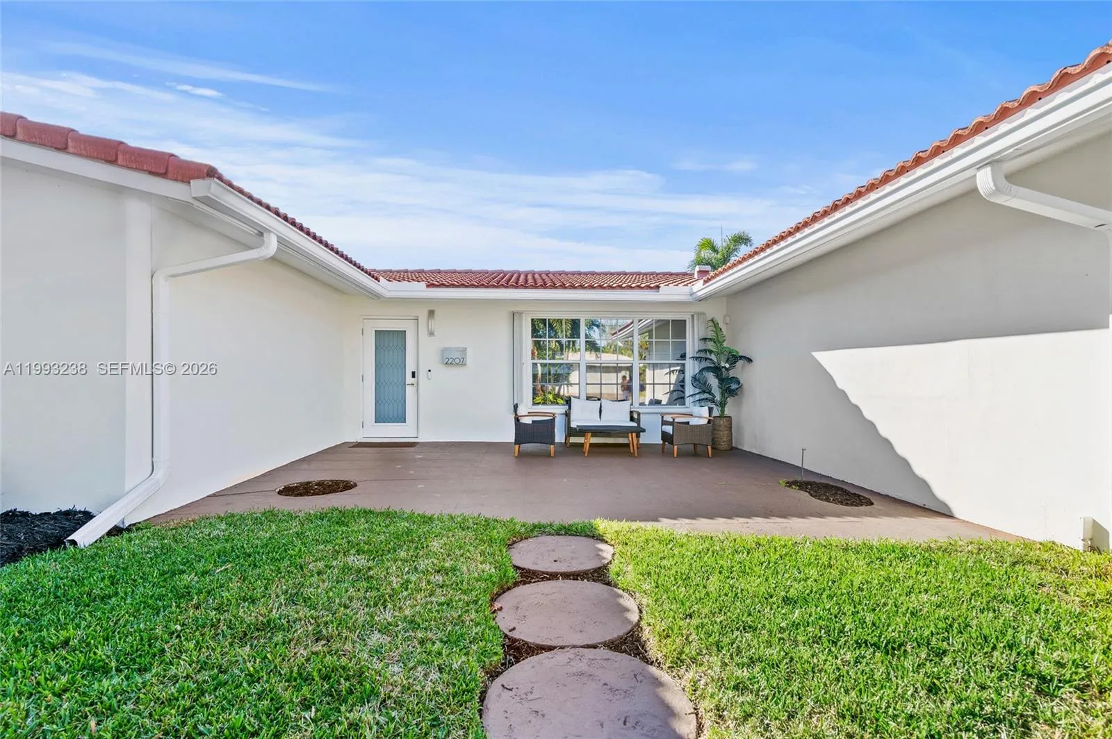 2207 NE 16th Ave, Wilton Manors FL 33305