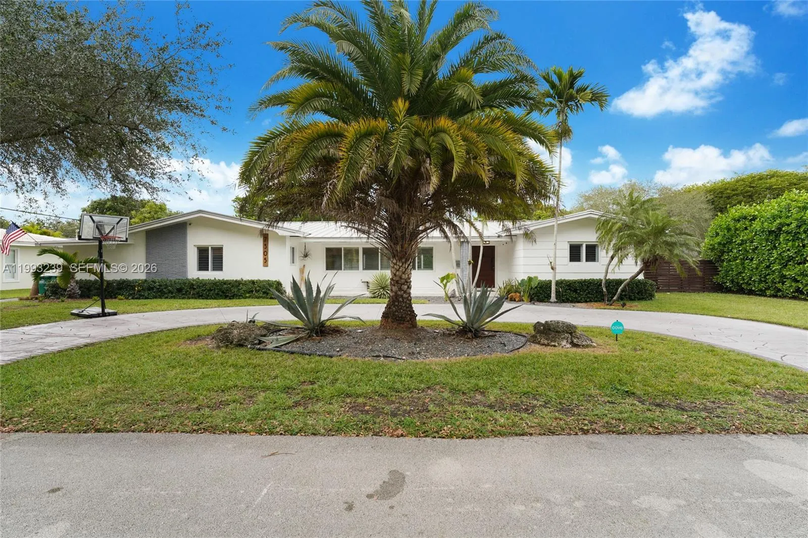 6 bedroom 4 bath for sale at 7305 SW 123rd Ter, Pinecrest FL 33156