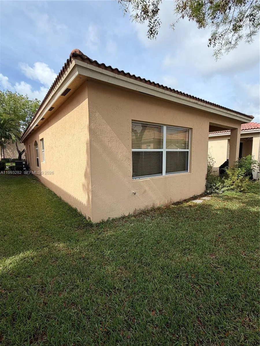 3951 NE 11th Dr, Homestead FL 33033