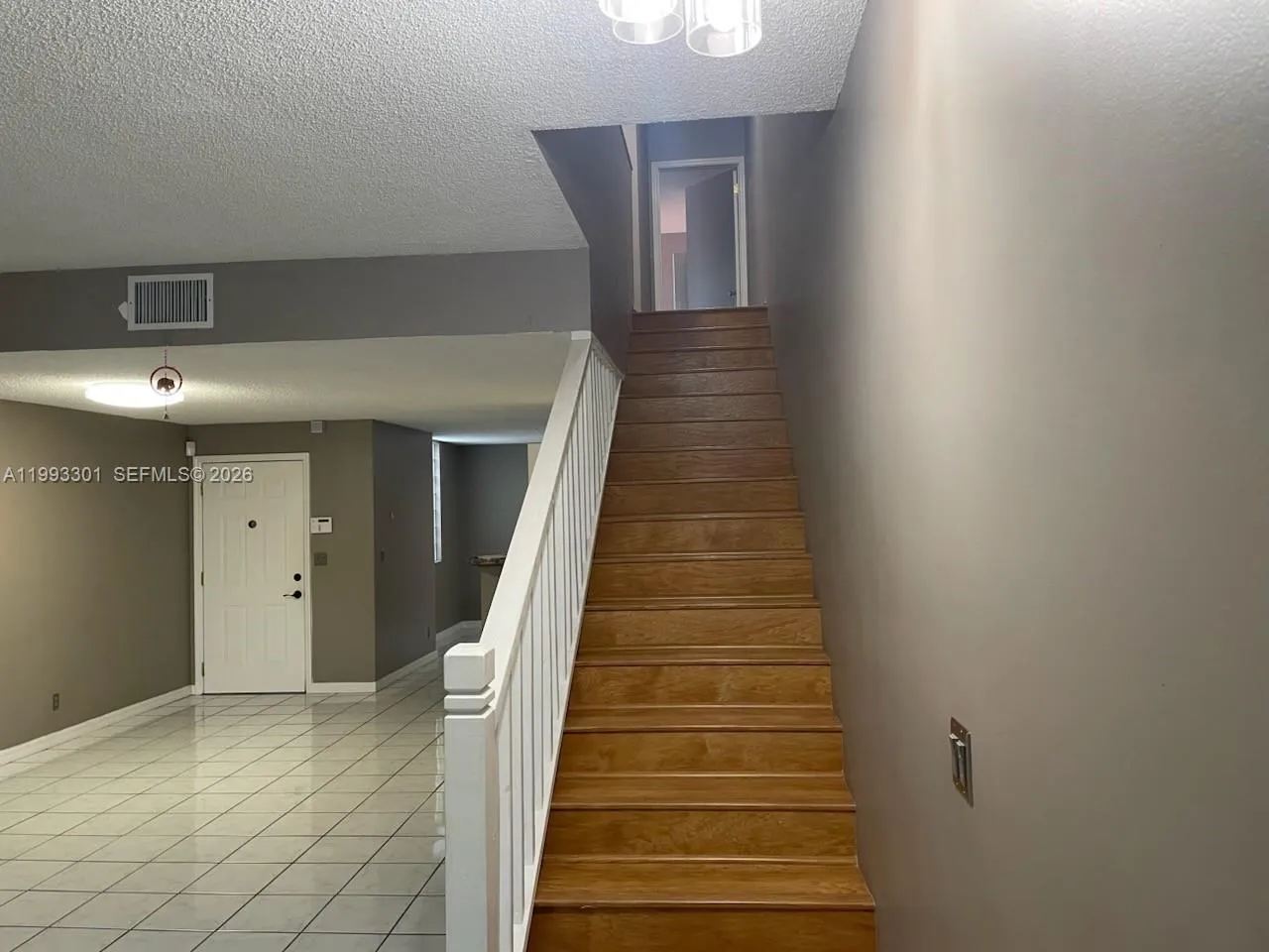 800 Sorrento Dr, Weston FL 33326