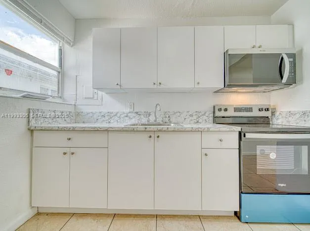 1887 NW 48th St # 1887, Miami FL 33142