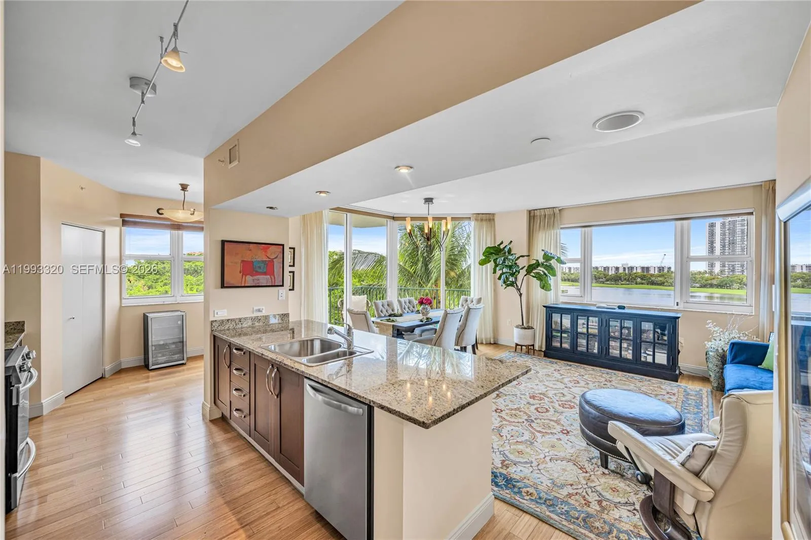 2 bedroom 2 bath for sale at 20000 E Country Club Dr # 508, Aventura FL 33180