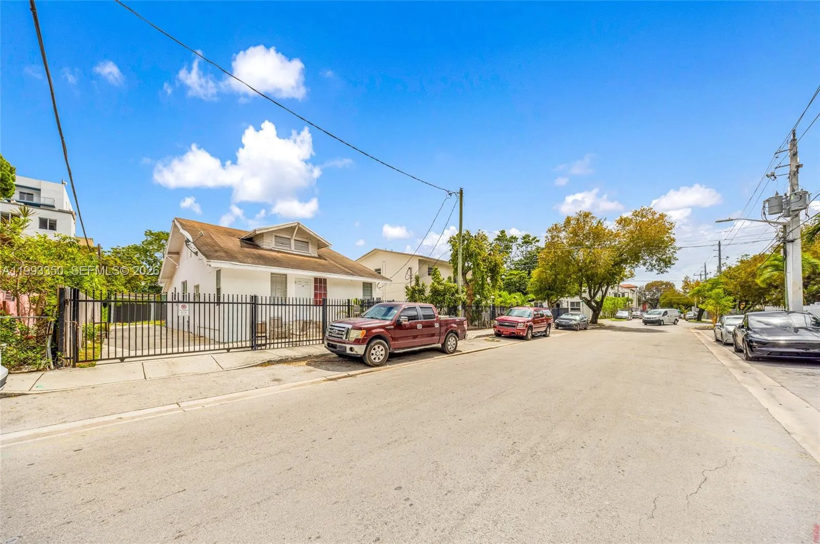 2 bedroom 1 bath for sale at 127 SW 7th Ave, Miami FL 33130