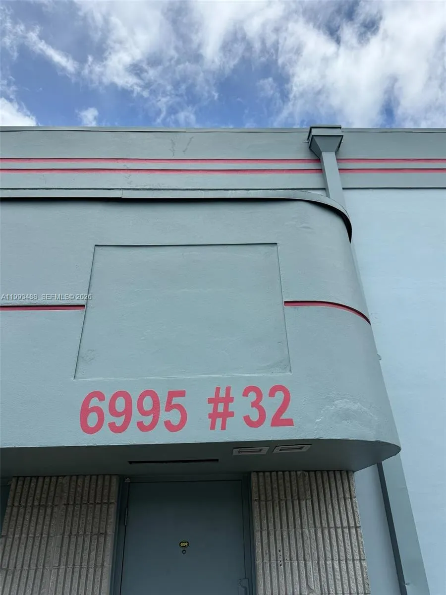 6995 NW 82nd Ave # 32, Medley FL 33166