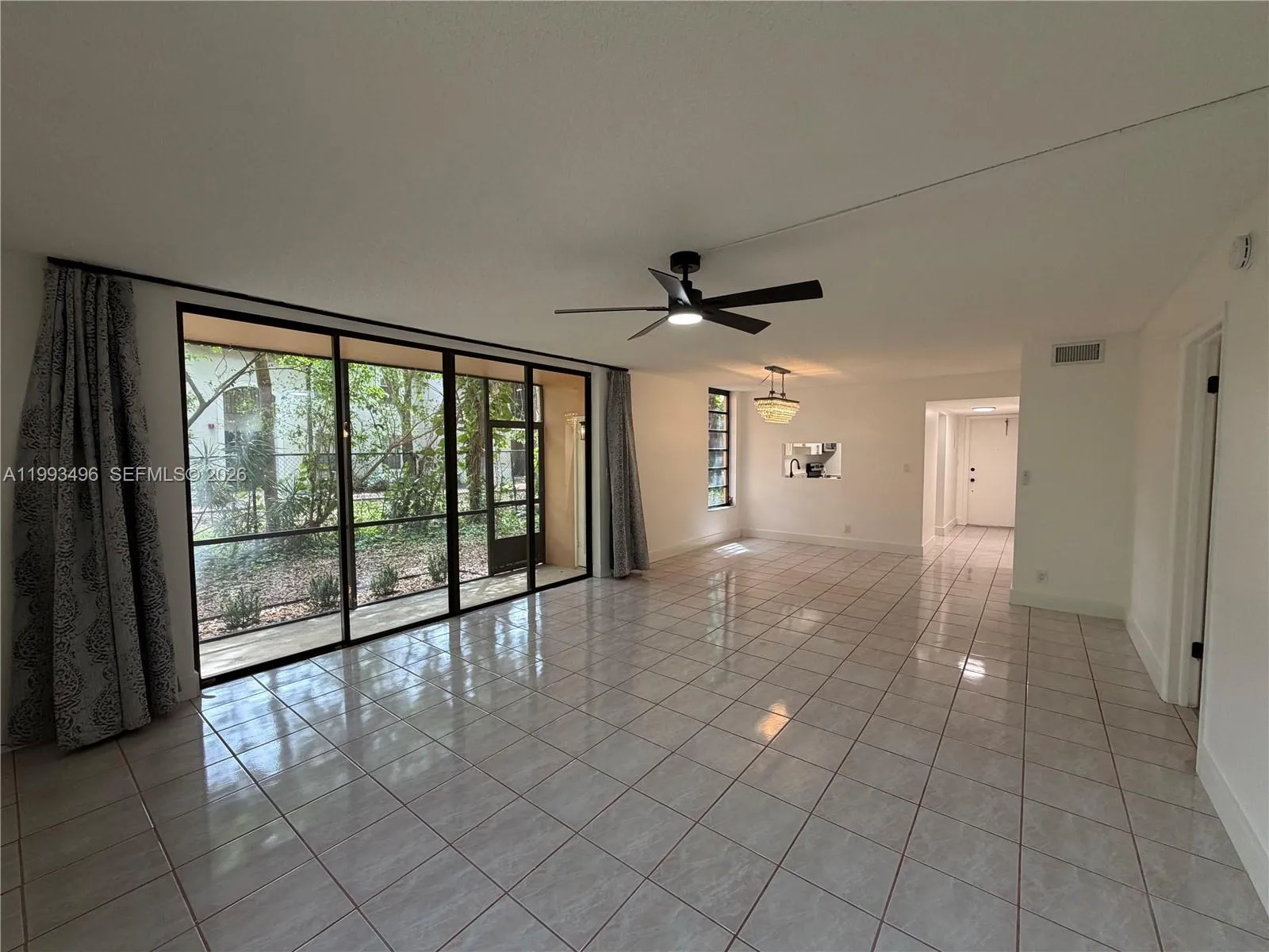 2 bedroom 2 bath for sale at 400 Commodore Dr # 101, Plantation FL 33325