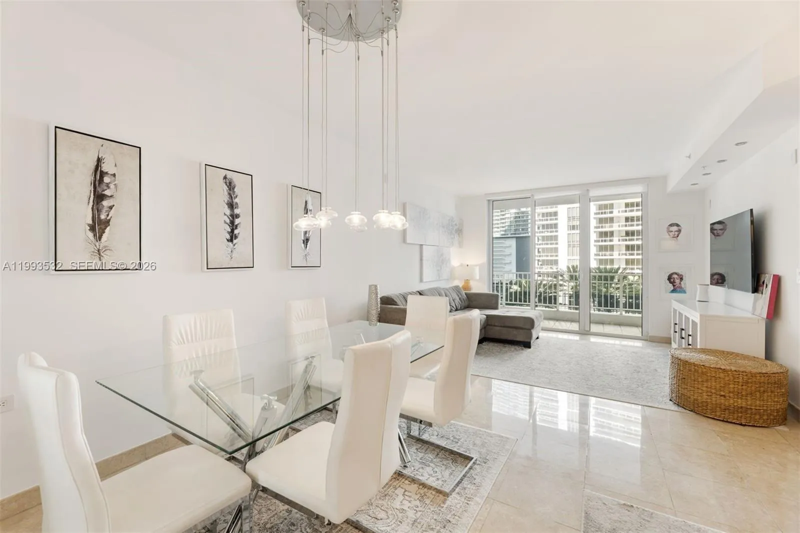 1 bedroom 1 bath for rent at 801 Brickell Key Blvd # 806, Miami FL 33131